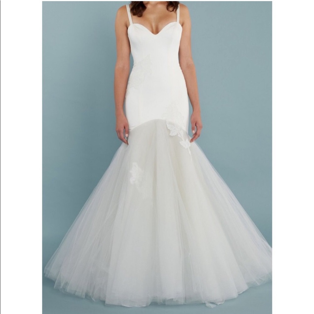 Katie May Charleston Wedding Gown size Small. Off white. Gorgeous fit.
